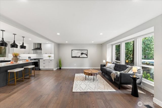 2509 Manorwood Drive, Puyallup, WA 98374