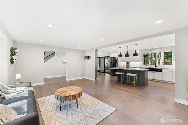 2509 Manorwood Drive, Puyallup, WA 98374