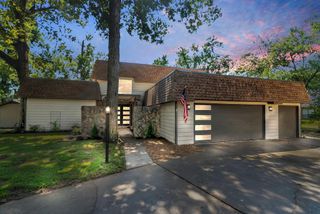 100 Hiwon Drive, Conroe, TX 77304