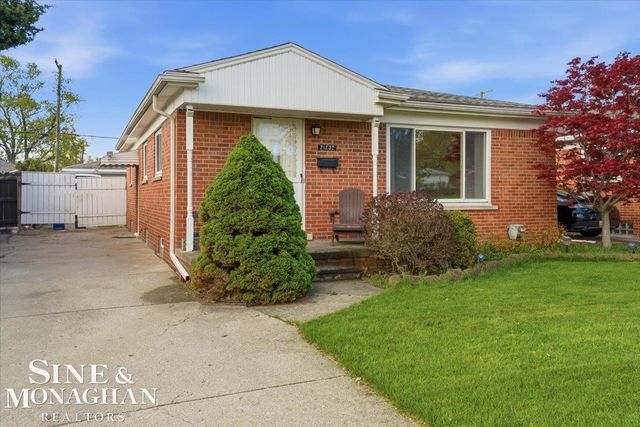21232 Ardmore Park Drive, St Clair Shores, MI 48081