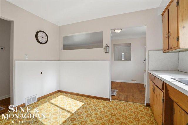 21232 Ardmore Park Drive, St Clair Shores, MI 48081