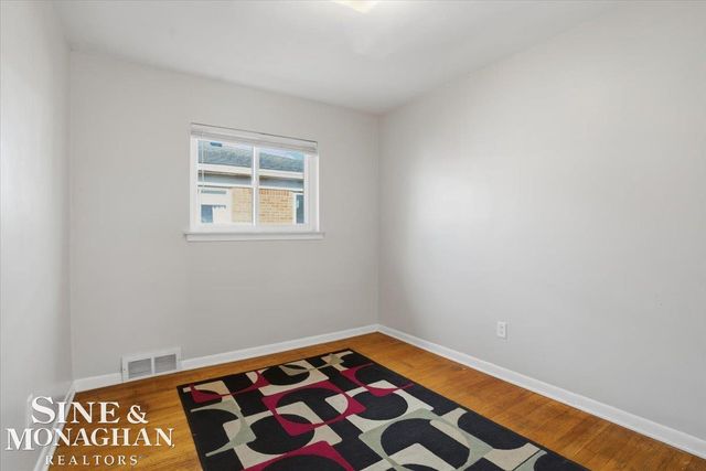 21232 Ardmore Park Drive, St Clair Shores, MI 48081