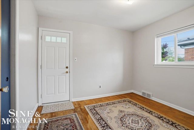 21232 Ardmore Park Drive, St Clair Shores, MI 48081