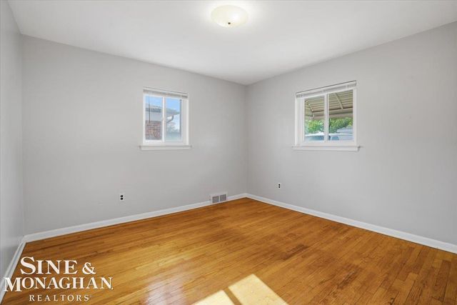 21232 Ardmore Park Drive, St Clair Shores, MI 48081