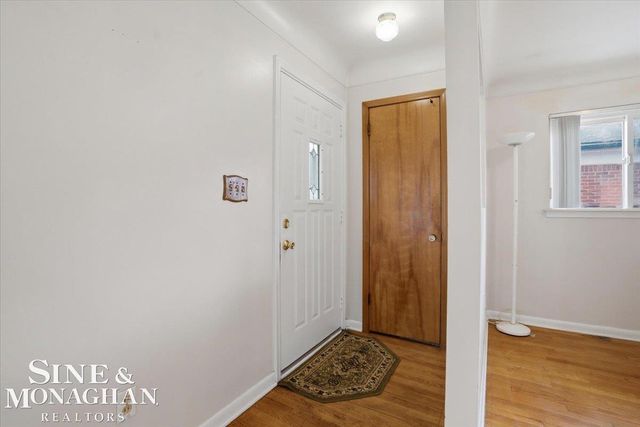21232 Ardmore Park Drive, St Clair Shores, MI 48081