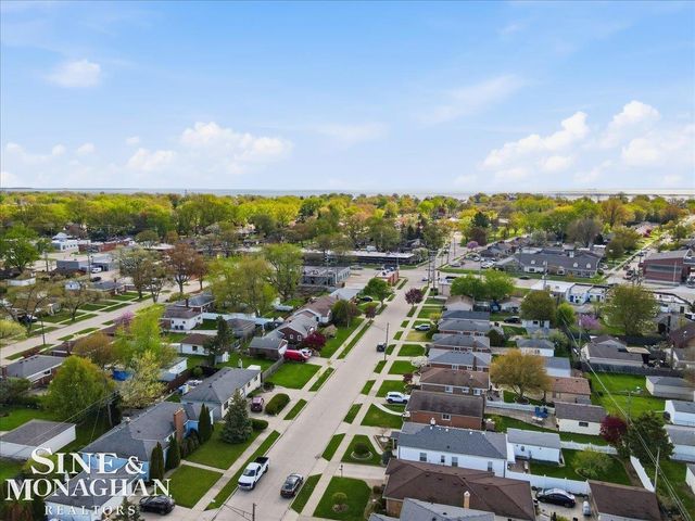 21232 Ardmore Park Drive, St Clair Shores, MI 48081