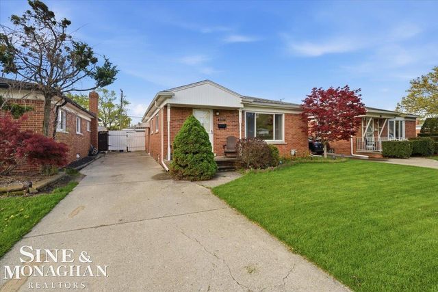 21232 Ardmore Park Drive, St Clair Shores, MI 48081