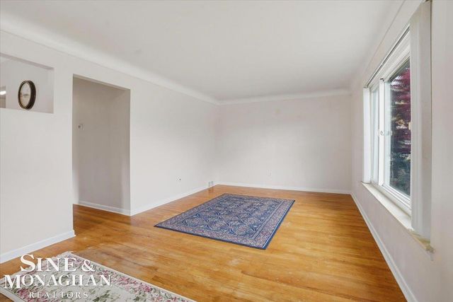 21232 Ardmore Park Drive, St Clair Shores, MI 48081