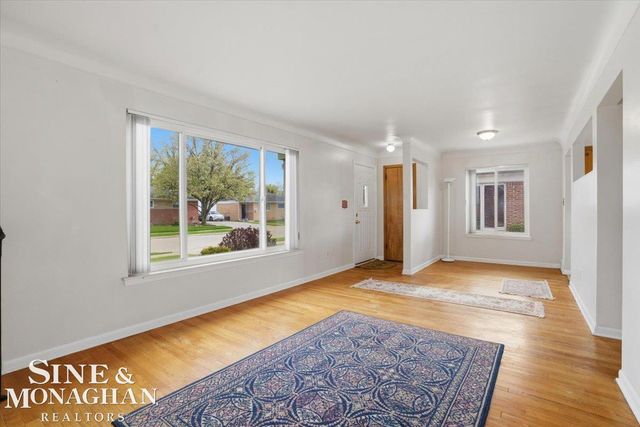 21232 Ardmore Park Drive, St Clair Shores, MI 48081