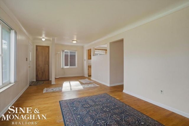 21232 Ardmore Park Drive, St Clair Shores, MI 48081