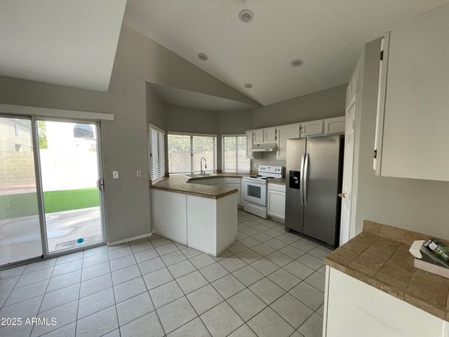 5222 W FAIRVIEW Street, Chandler, AZ 85226