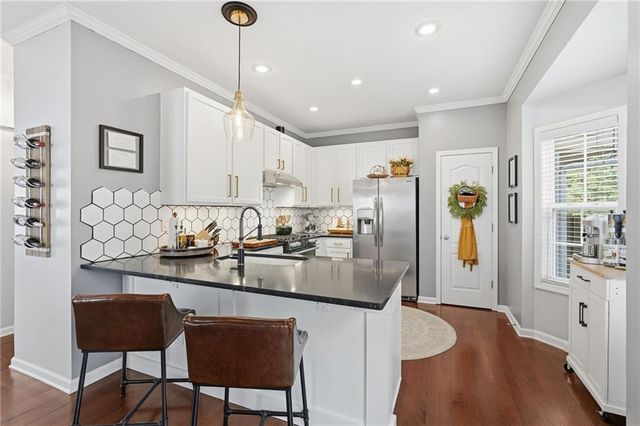 460 Eagle Tiff Drive, Sugar Hill, GA 30518