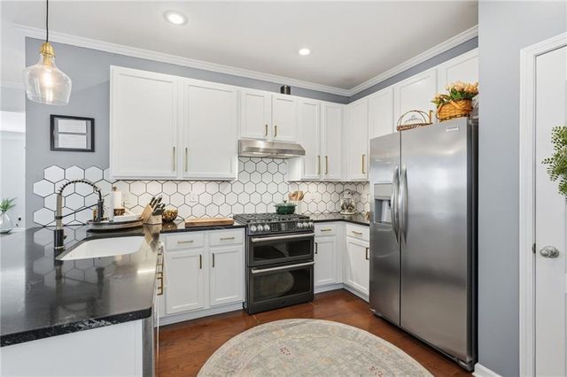 460 Eagle Tiff Drive, Sugar Hill, GA 30518