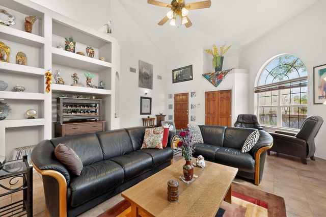 6352 Pima Place NW, Albuquerque, NM 87120