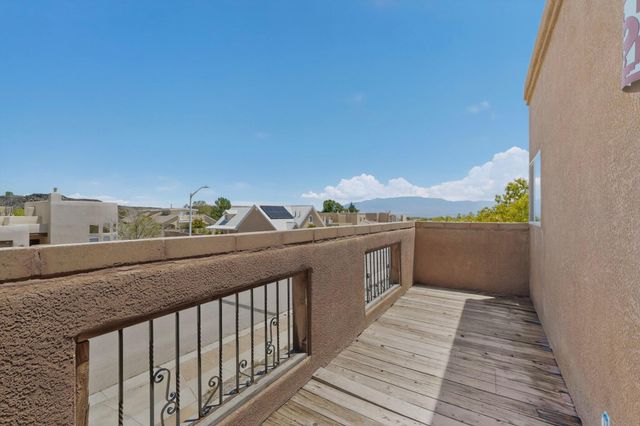 6352 Pima Place NW, Albuquerque, NM 87120