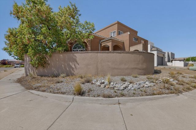6352 Pima Place NW, Albuquerque, NM 87120