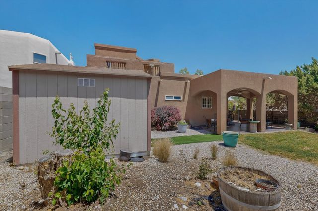 6352 Pima Place NW, Albuquerque, NM 87120