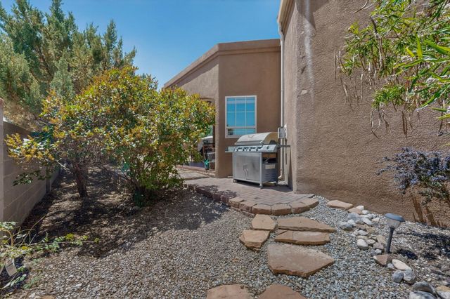 6352 Pima Place NW, Albuquerque, NM 87120
