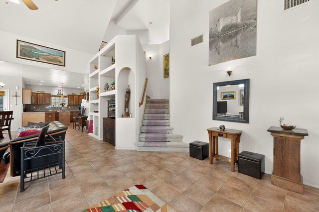 6352 Pima Place NW, Albuquerque, NM 87120