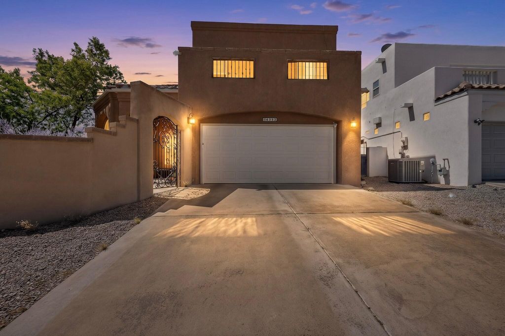 6352 Pima Place NW, Albuquerque, NM 87120