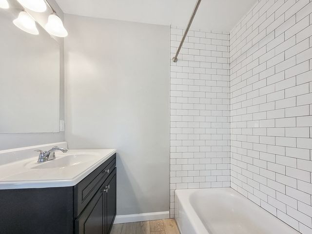 26 Arcadia 3R, Boston, MA 02122