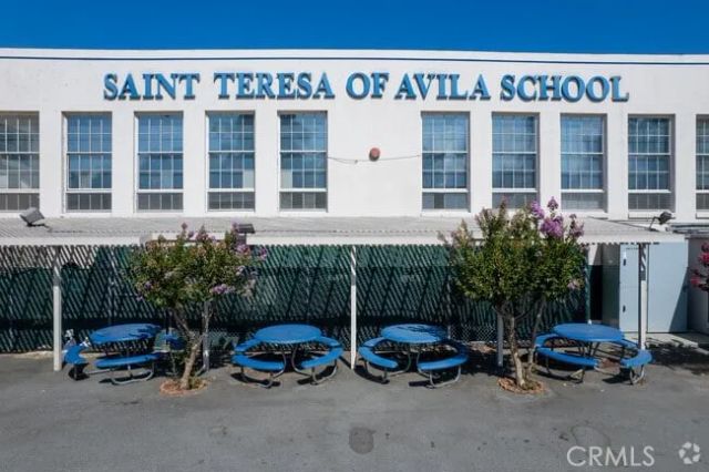 1825 N Easterly Terrace, Los Angeles, CA 90026