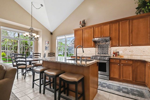 1179 kingsley Lane, Aurora, IL 60505