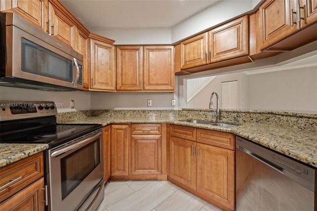 9087 W Sunrise Blvd, Plantation, FL 33322