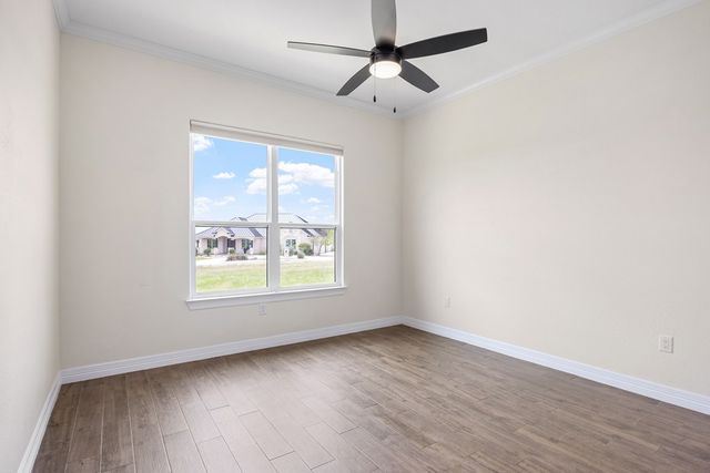 1020 Pinnacle View Dr, Kerrville, TX 78028