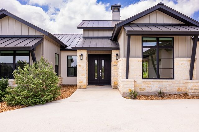 1020 Pinnacle View Dr, Kerrville, TX 78028
