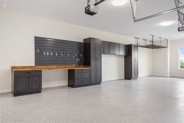 1020 Pinnacle View Dr, Kerrville, TX 78028