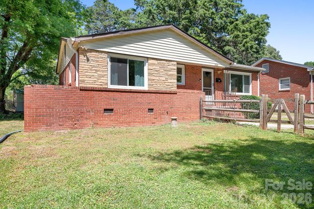 3960 Bristol Drive, Charlotte, NC 28208