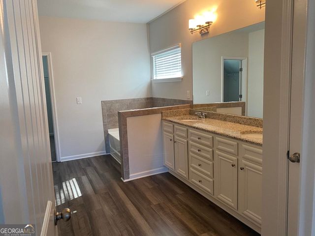 5650 Mirror Lake Drive, Cumming, GA 30028