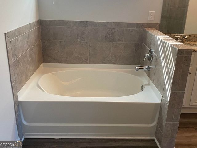 5650 Mirror Lake Drive, Cumming, GA 30028