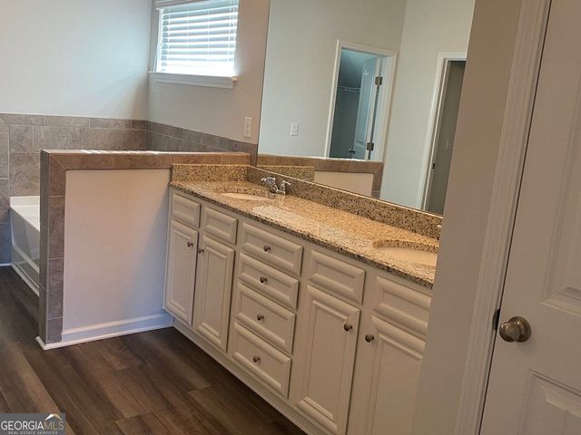 5650 Mirror Lake Drive, Cumming, GA 30028