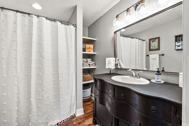 4825 S 700 W, Mentone, IN 46539