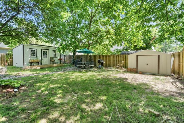 411 N Broadway Street, Siloam Springs, AR 72761
