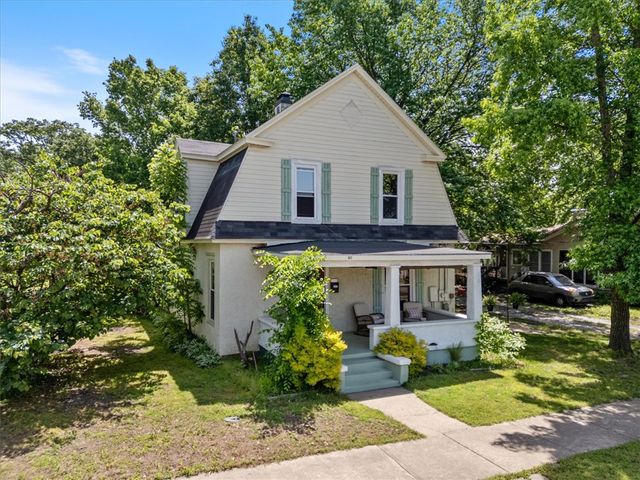 411 N Broadway Street, Siloam Springs, AR 72761