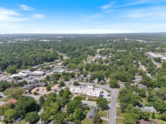 411 N Broadway Street, Siloam Springs, AR 72761