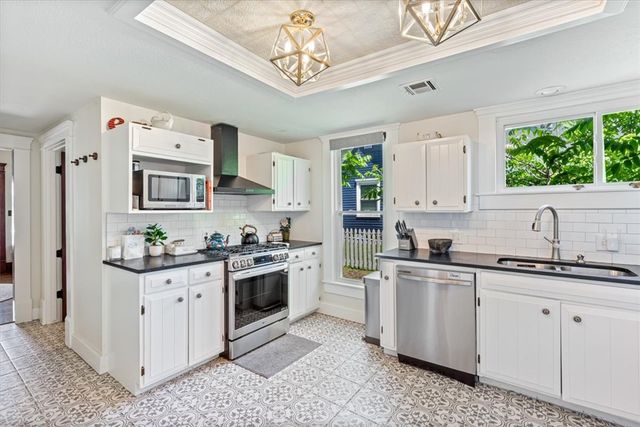 411 N Broadway Street, Siloam Springs, AR 72761