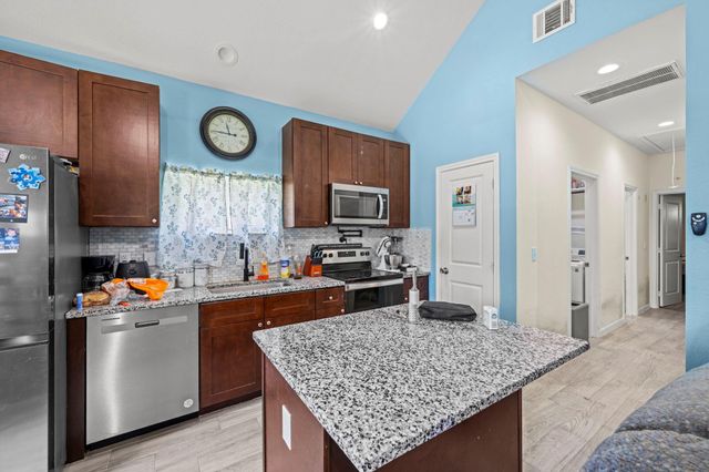 16678 E Lynbrook, Montgomery, TX 77316