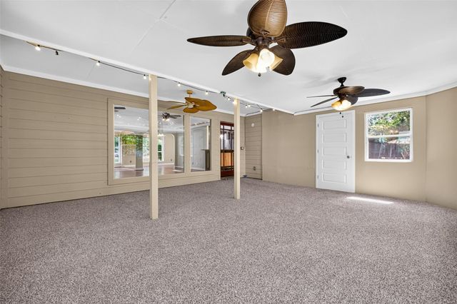 25709 Parkway Drive, Huffman, TX 77336
