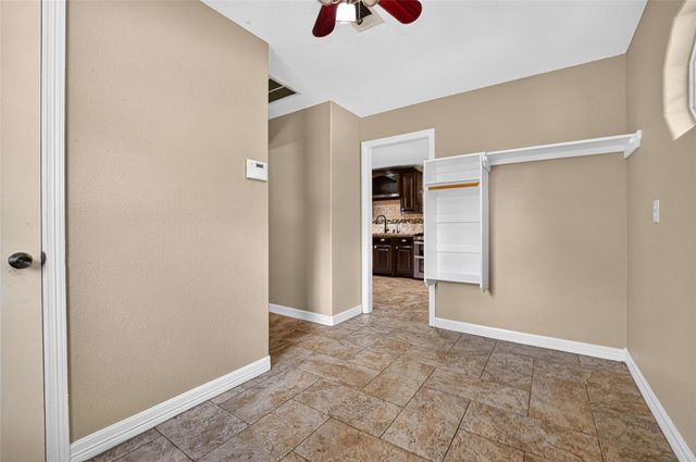 25709 Parkway Drive, Huffman, TX 77336