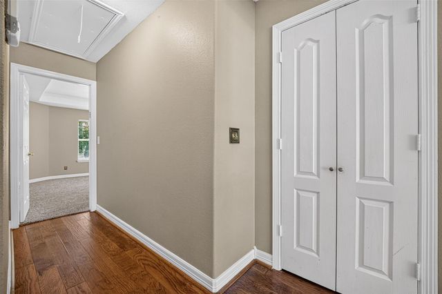 25709 Parkway Drive, Huffman, TX 77336