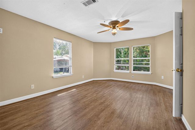 25709 Parkway Drive, Huffman, TX 77336