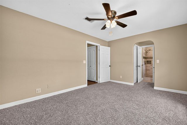25709 Parkway Drive, Huffman, TX 77336