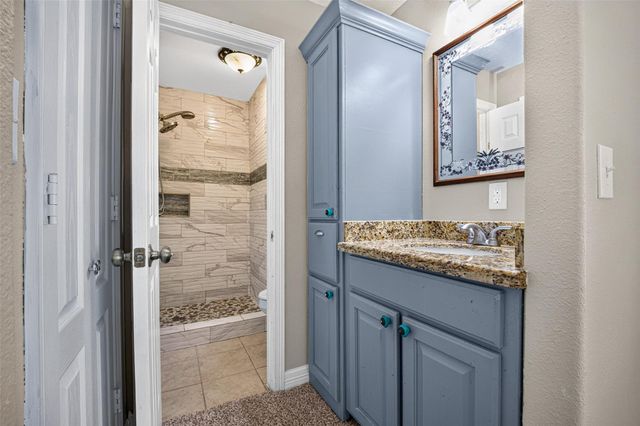 25709 Parkway Drive, Huffman, TX 77336