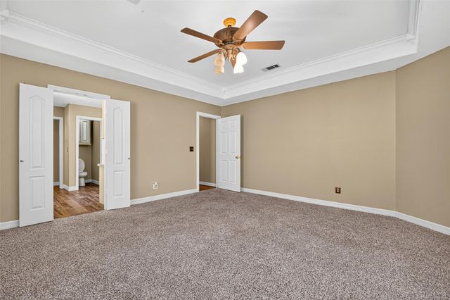 25709 Parkway Drive, Huffman, TX 77336