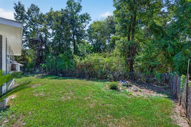 25709 Parkway Drive, Huffman, TX 77336