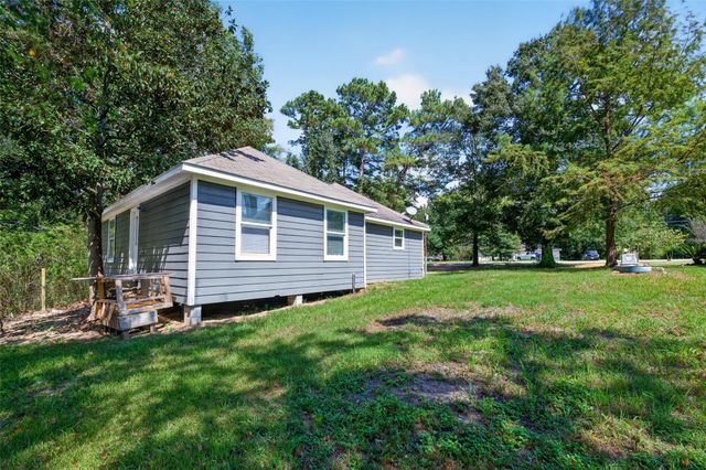 25709 Parkway Drive, Huffman, TX 77336